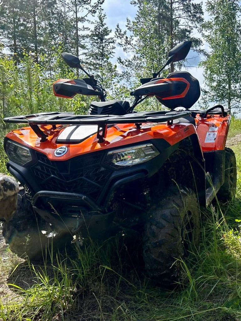 Катание на больших квадроциклах CF Moto cforce 520L