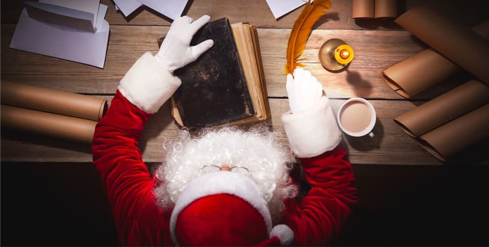 
Россияне и гости нашей столицы заблаговременно начинают готовиться к встрече Нового года. Москва - одно из самых популярных мест для встречи самого главного праздника зимы. Улицы, парки, площади - все преображается. Размах, с которым встречается праздник, огромен. Улицы города украшаются праздничной иллюминацией и новогодними атрибутами. Москва встречает своих гостей разнообразными мероприятиями, которые сделают праздник незабываемым.
