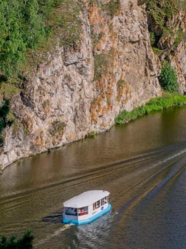 на прогулку по реке Исеть с экскурсией до Каменных ворот, 2 ч.