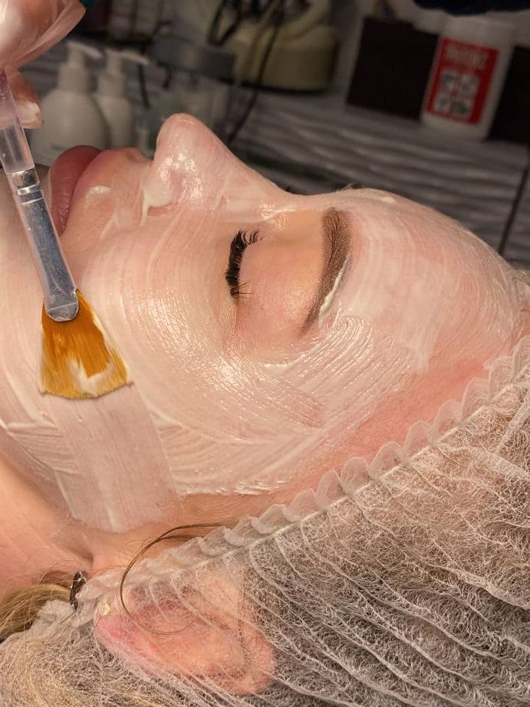 Вакуумный гидропилинг лица