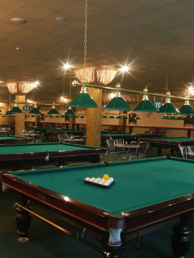 Игра в бильярд