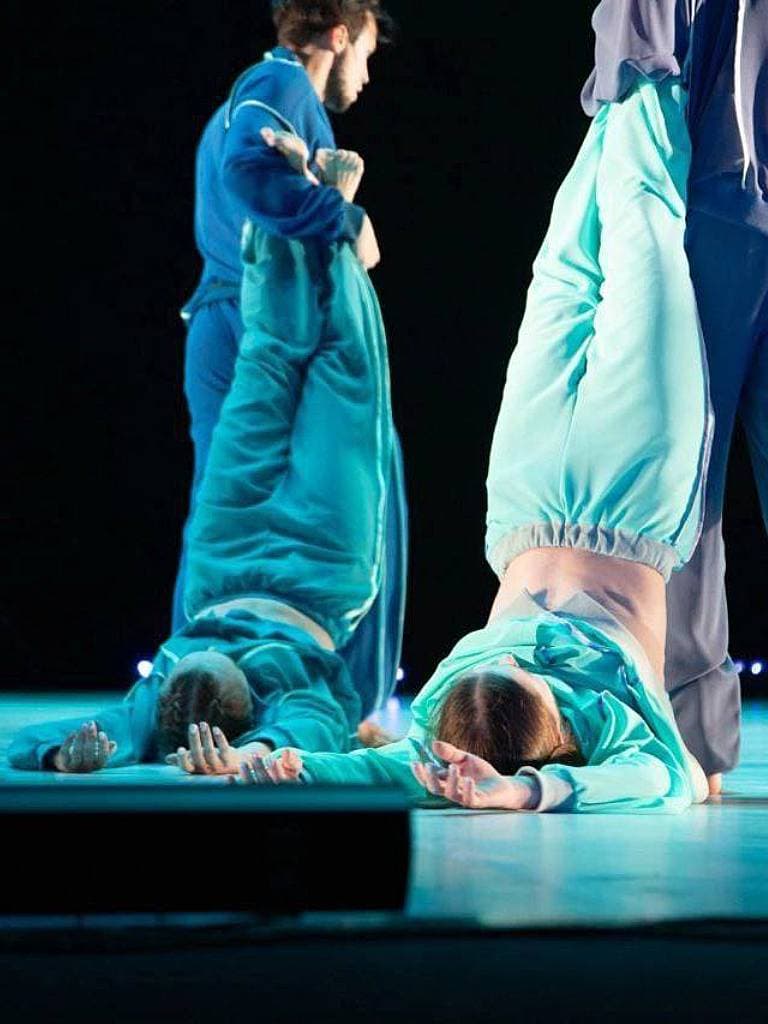 Билеты на пластический спектакль «Однажды рыба встала и пошла»