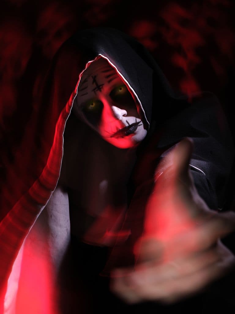 Квест с актёром «Проклятие монахини»