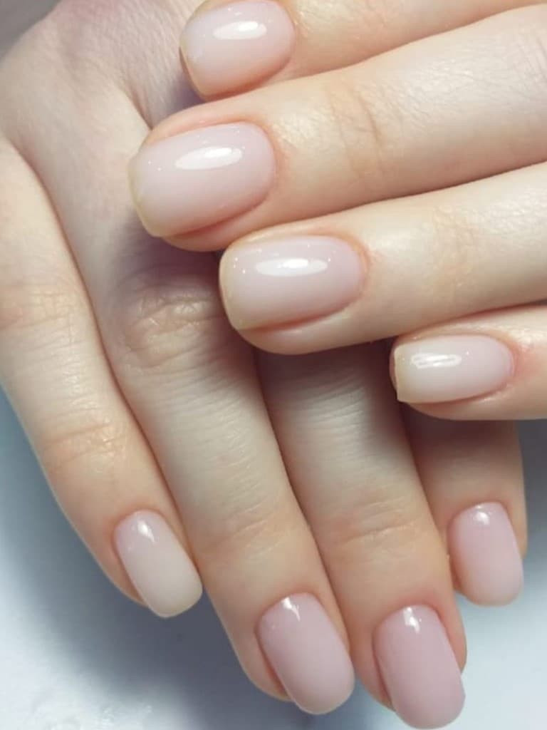 Аппаратный маникюр без покрытия