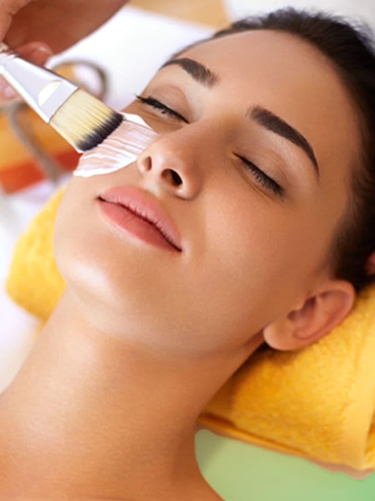 Уходовая процедура на косметике разных брендов