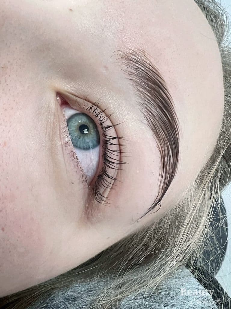 Ламинирование бровей и ресниц с окрашиванием + коррекция