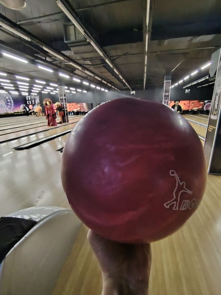 Игра в боулинг