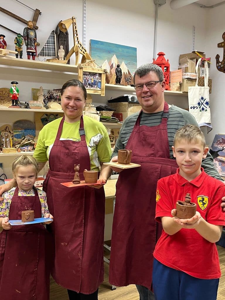 Семейный мастер-класс «Гончарный круг + ручная лепка»