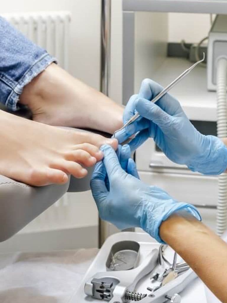 Комплексный подологический педикюр, сложность №3