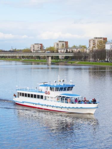 Дискотека на теплоходе с разводом мостов