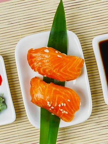 Меню службы доставки: суши, роллы, пицца, пироги, сеты, салаты, лапша, супы, закуски и фуршетное меню