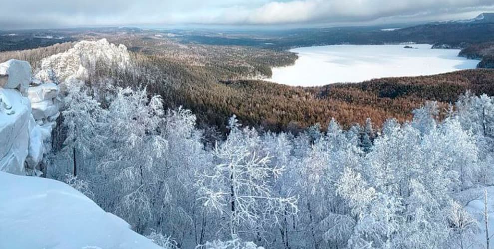 Комплекс Аракуль на берегу озера