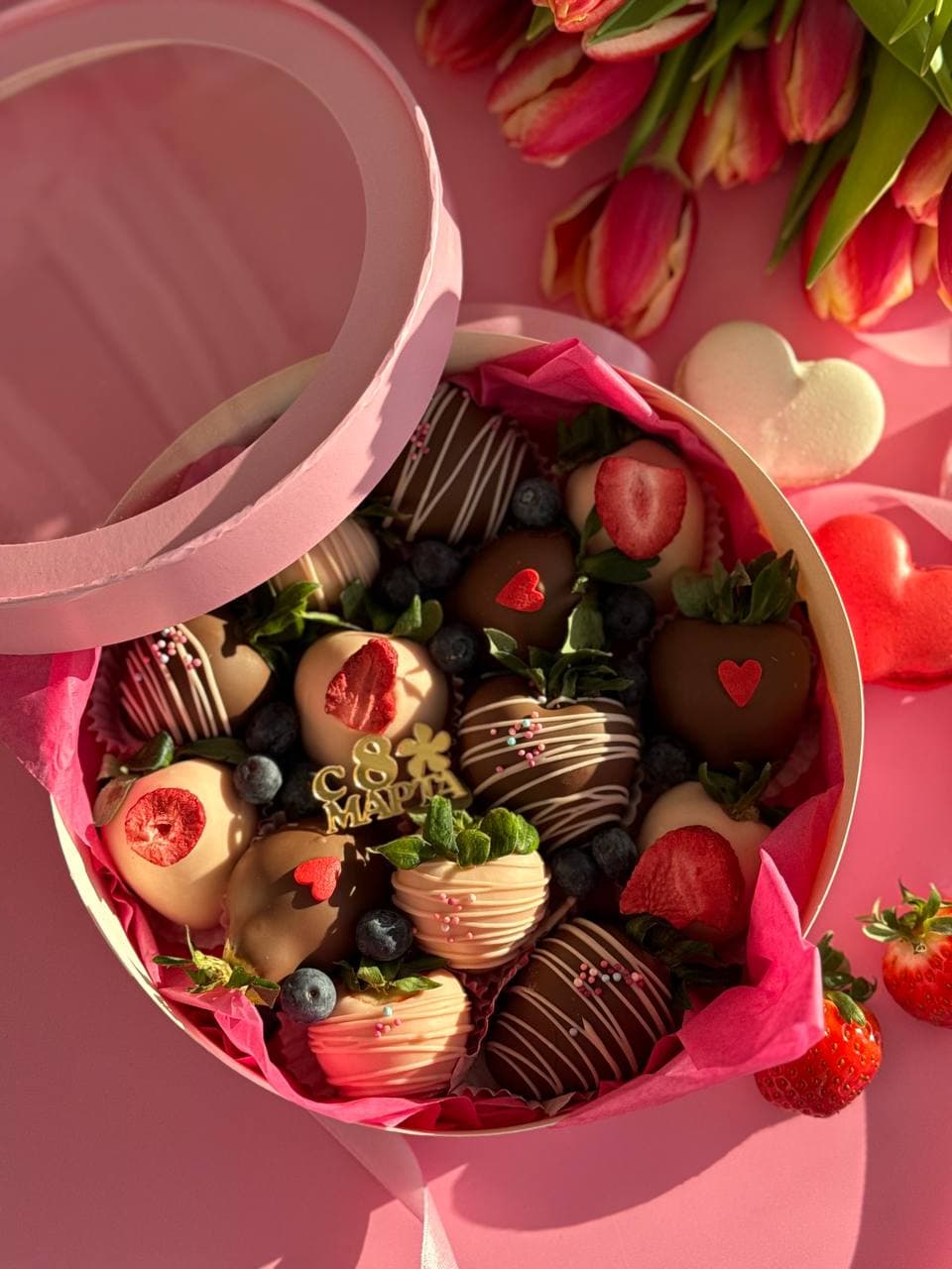 Набор клубники «8 марта»