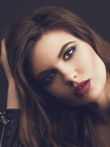 Выпрямление волос любой длины щипцами