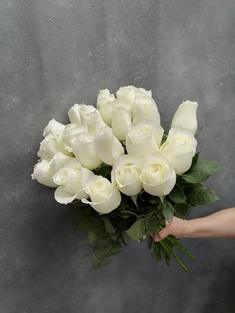 Цветы и зелень в ассортименте