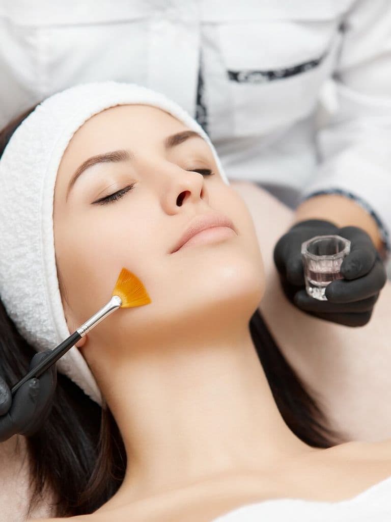 Всесезонный пилинг лица для коррекции гиперпигментации