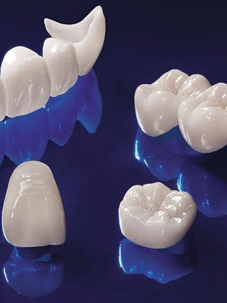 Установка циркониевой коронки