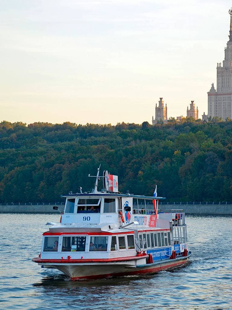 Речная прогулка по центру Москвы