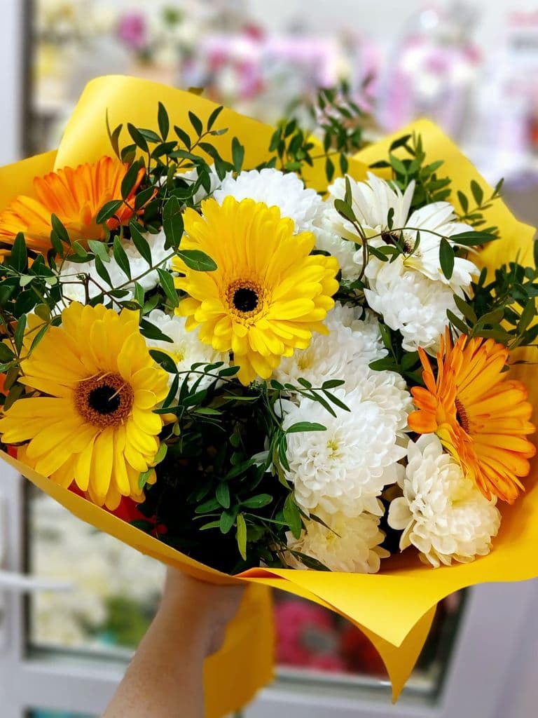 Ассортимент цветов и зелени