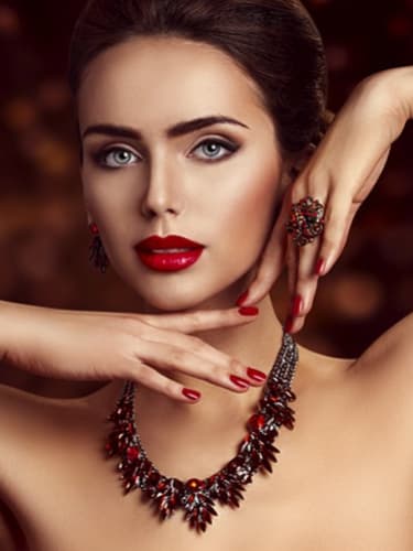 Маникюр + наращивание ногтей под лак