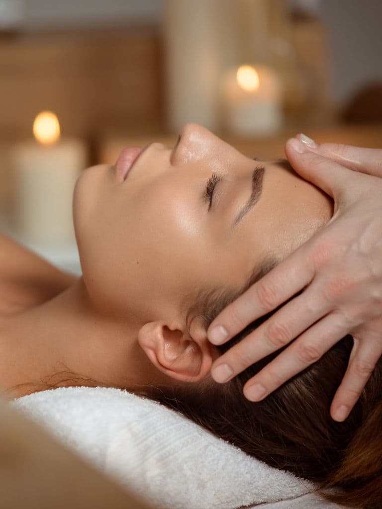 Массаж лица, 10 мин. + консультация косметолога