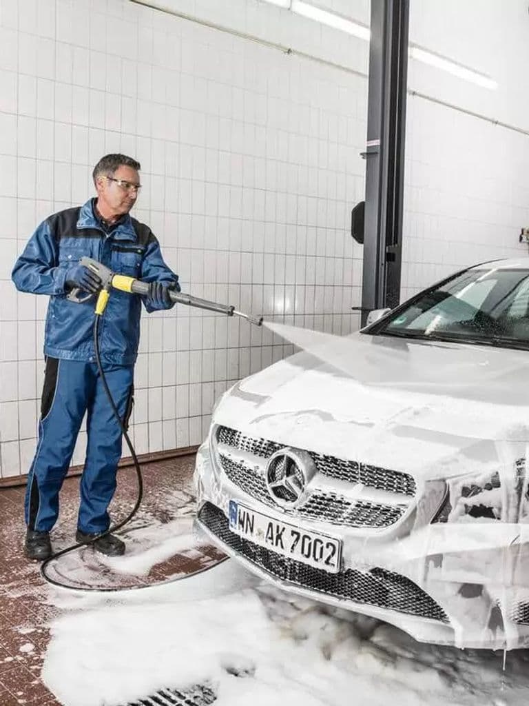 Мойка автомобиля в три этапа