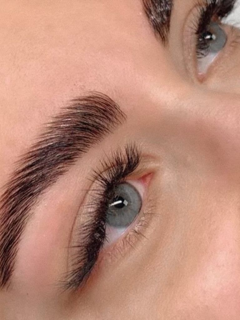 Ламинирование и долговременная укладка бровей