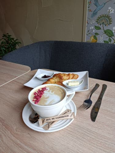 Меню кухни и безалкогольные напитки без ограничения суммы чека