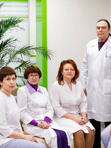 Консультация физиотерапевта + медицинский массаж шеи, 30 мин.