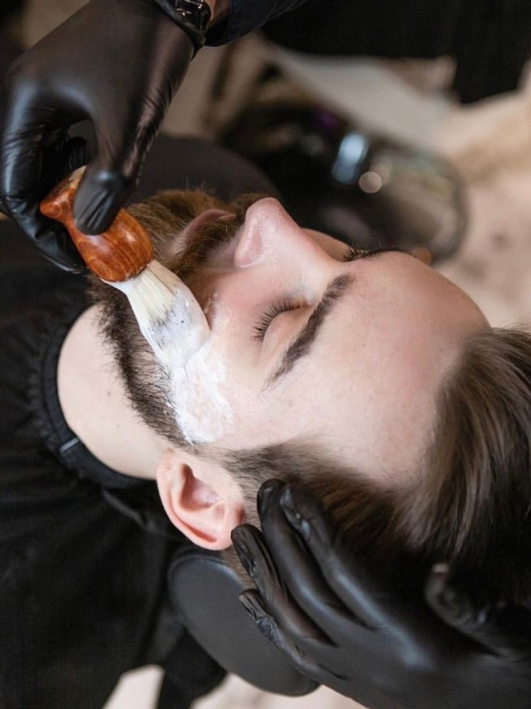 Стрижка машинкой + оформление бороды, мастер