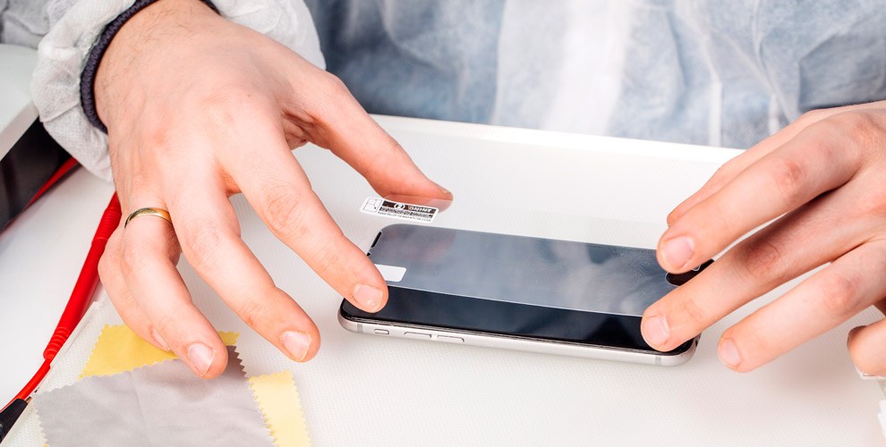 на ассортимент защитных стёкол для смартфонов + наклеивание