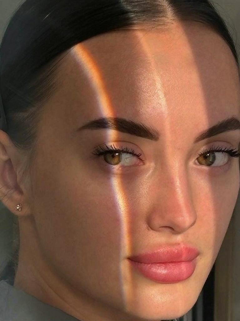 Оформление бровей пинцетом или воском