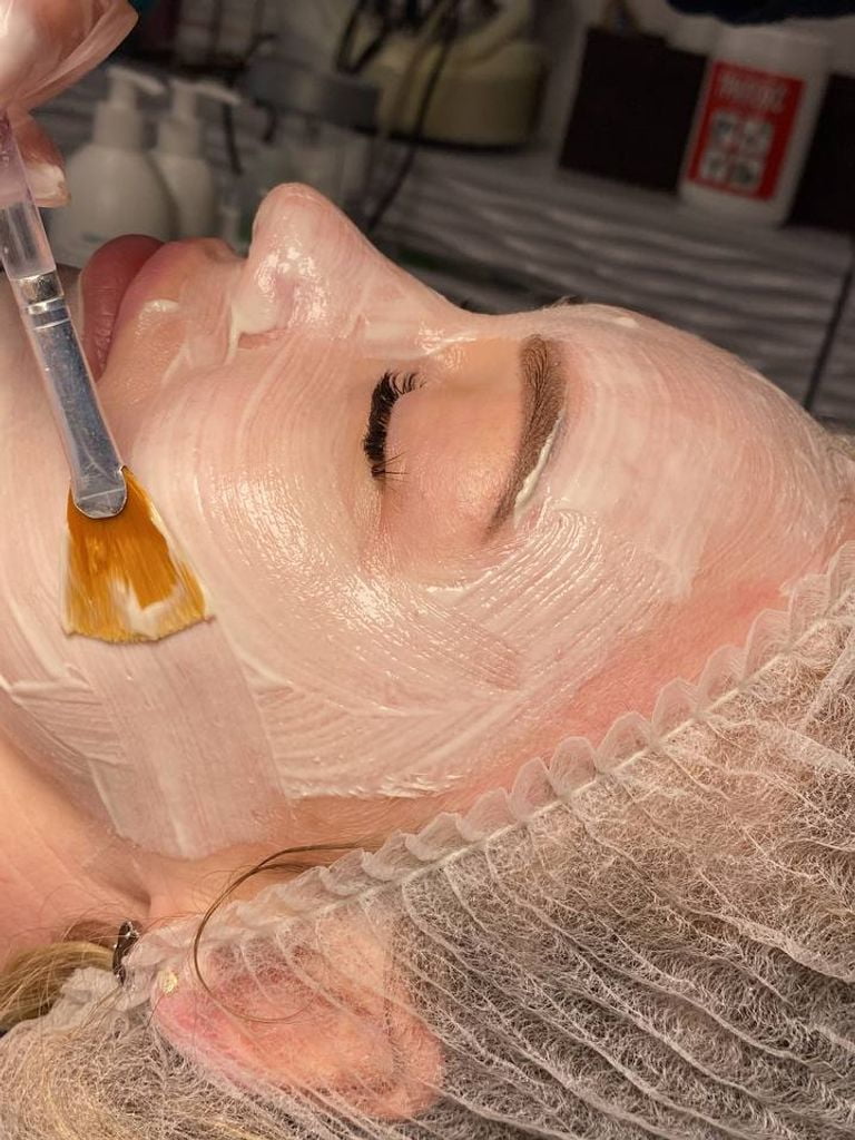 Вакуумный гидропилинг лица