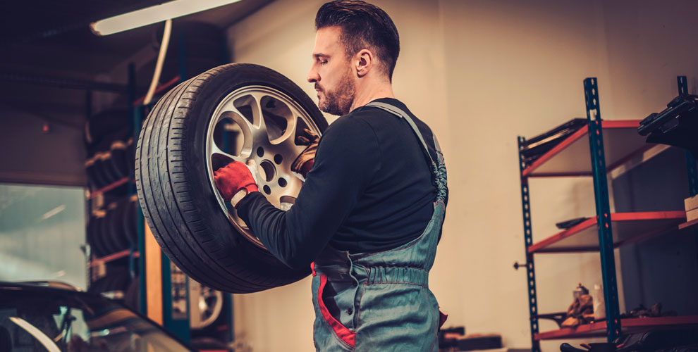 на шиномонтаж 4 колес, легковые автомобили R12-R13