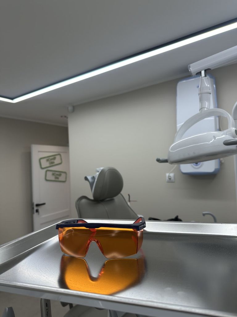 Профессиональное отбеливание зубов системой Flash (Германия)