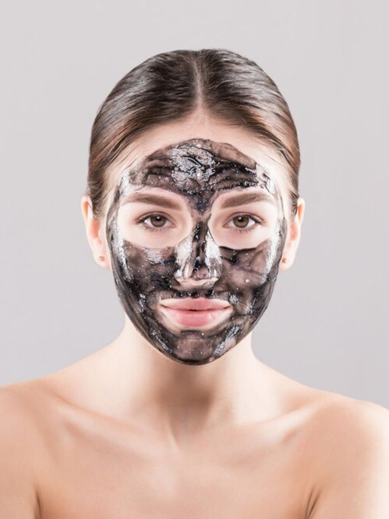 Всесезонный лазерный карбоновый пилинг лицо + шея