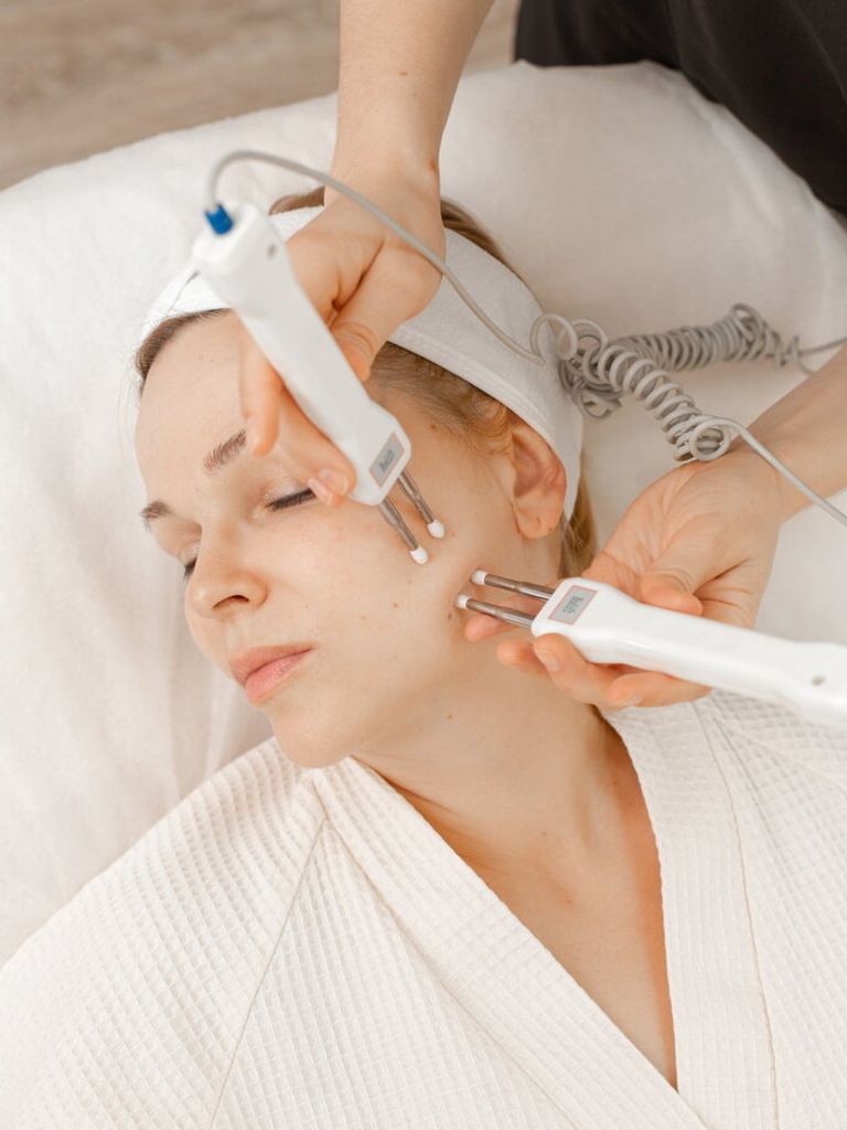 Микротоковая терапия лица или тела, 40 мин.