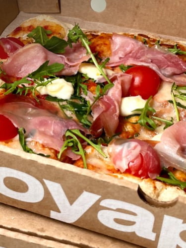 Пицца Чик-н-чиз в подарок при каждом заказе от 2000 ₽