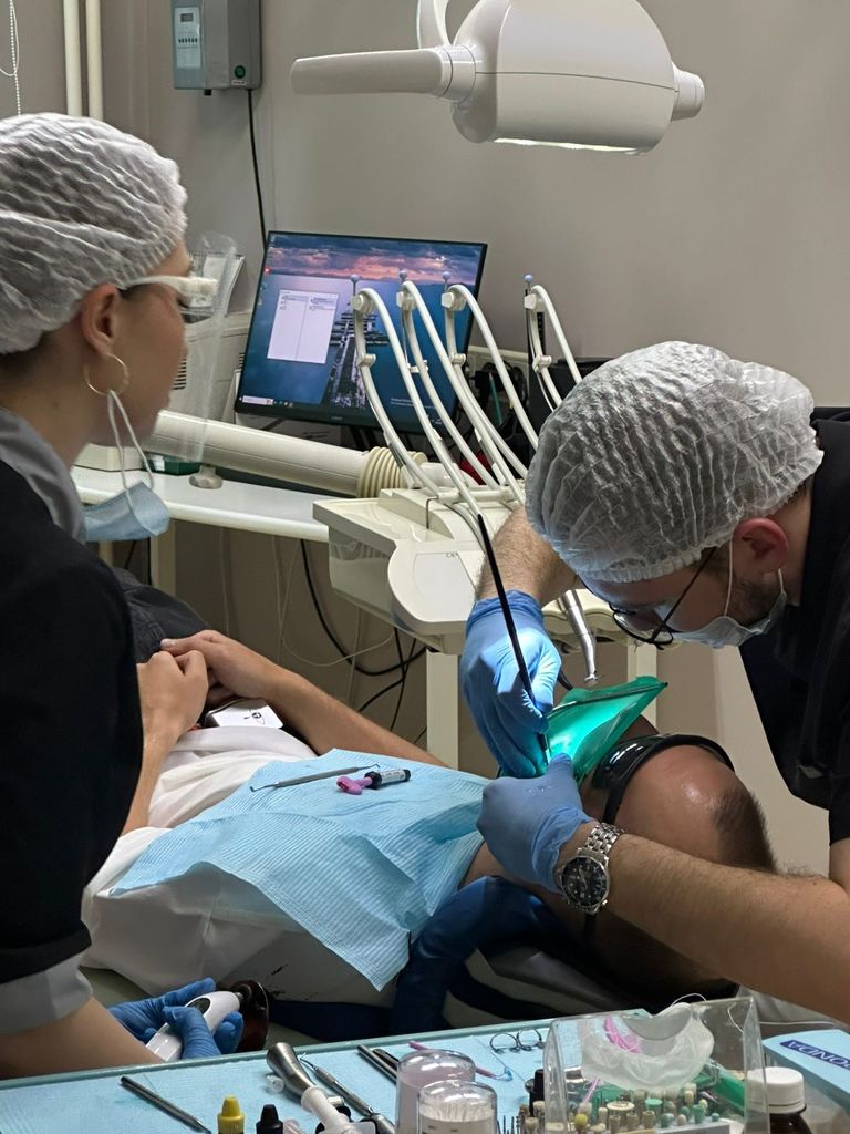 Гигиена полости рта: ультразвуковая чистка + Air-flow, 2 челюсти