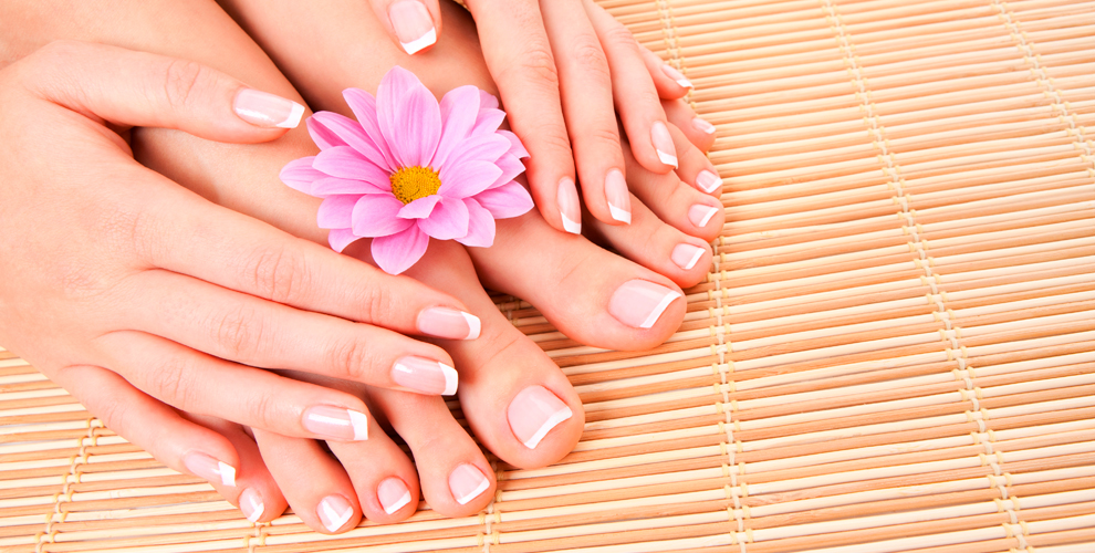 на покрытие ногтей лаком на руках