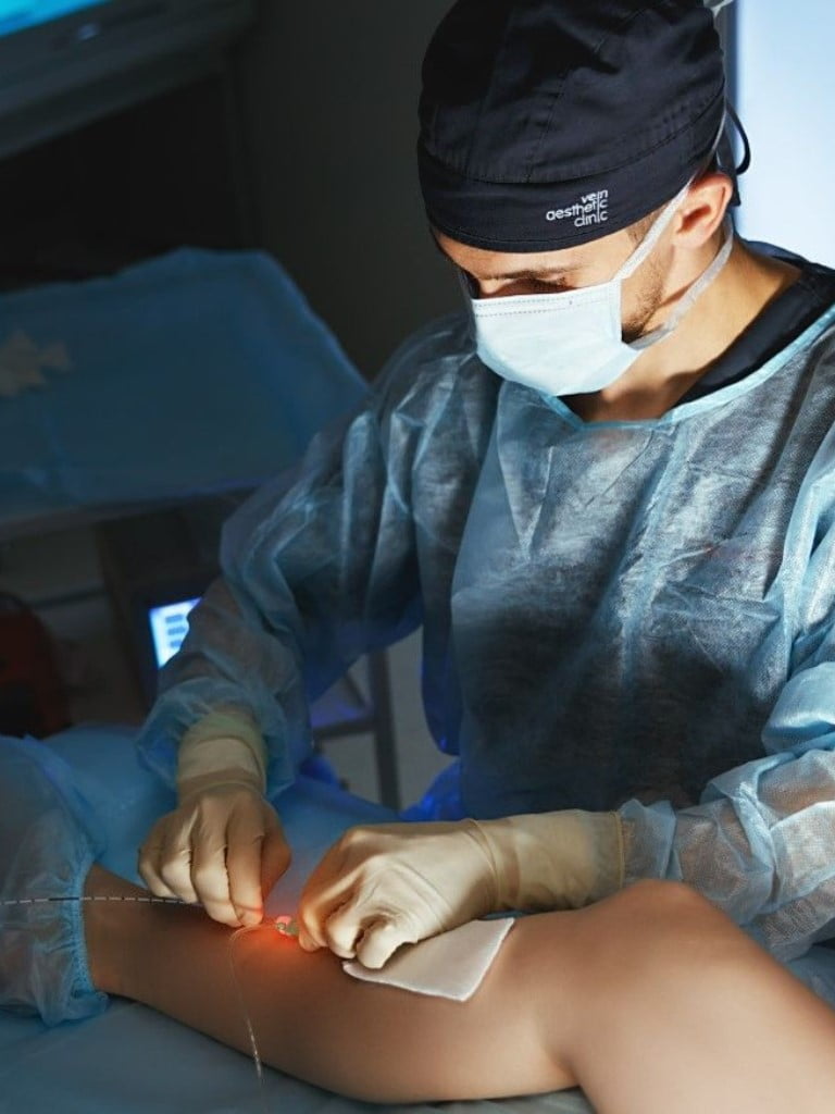 Прием врача хирурга-флеболога + УЗИ вен нижних конечностей