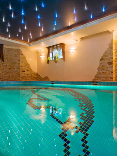 Посещение большой сауны с парилкой и бассейном