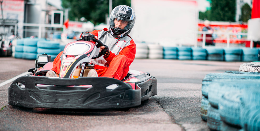 на 2 заезда на карте (мощностью 9 л. с.), по 10 мин.