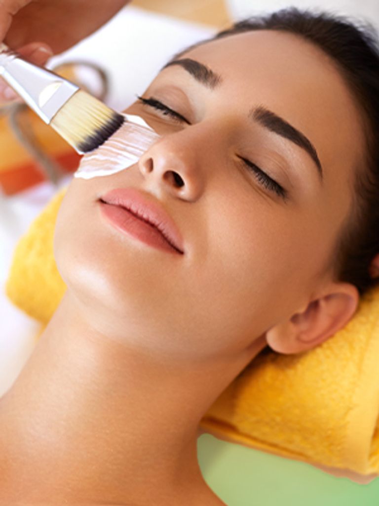 Уходовая процедура на косметике разных брендов