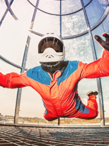 Полет в аэротрубе