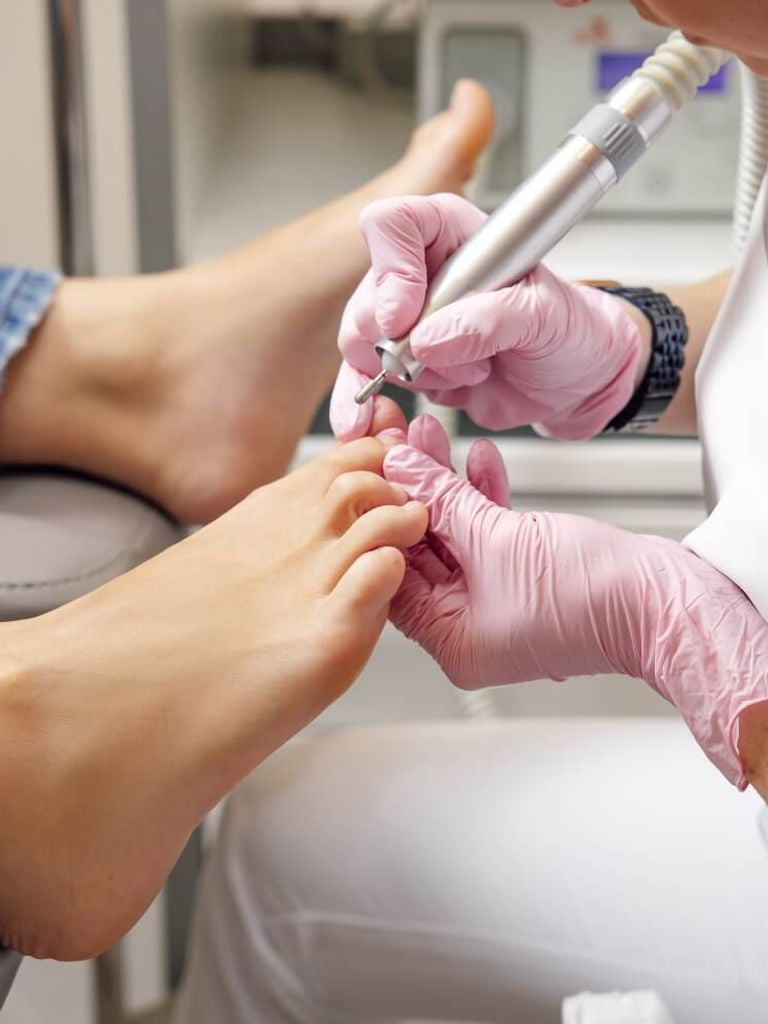 Аппаратный экспресс-педикюр