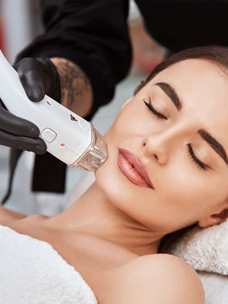 Микроигольчатый RF-лифтинг лица, шеи и декольте