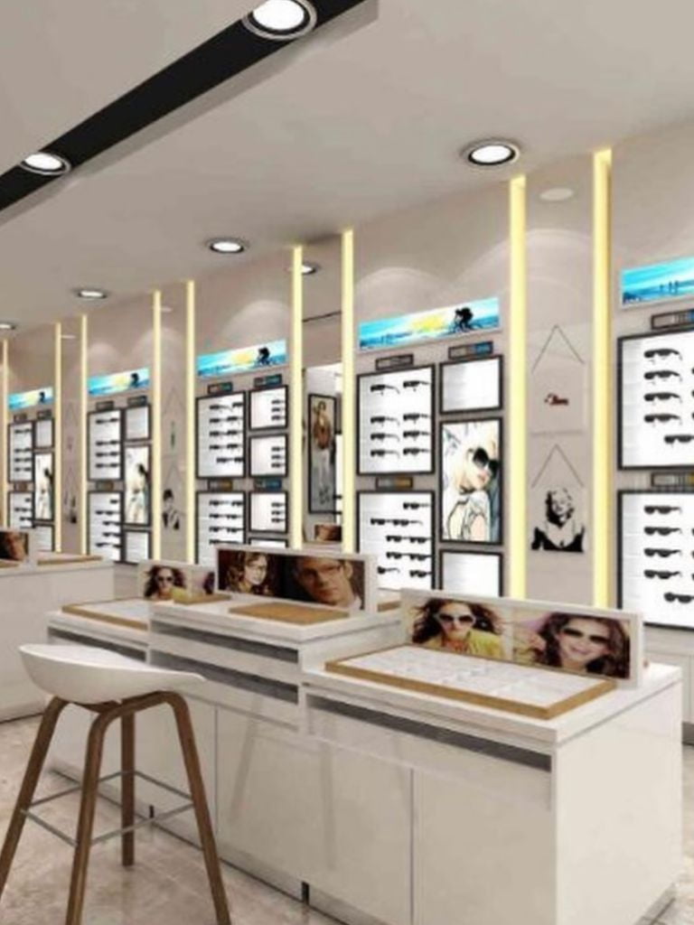 Медицинские оправы при заказе линз для очков в салоне оптики