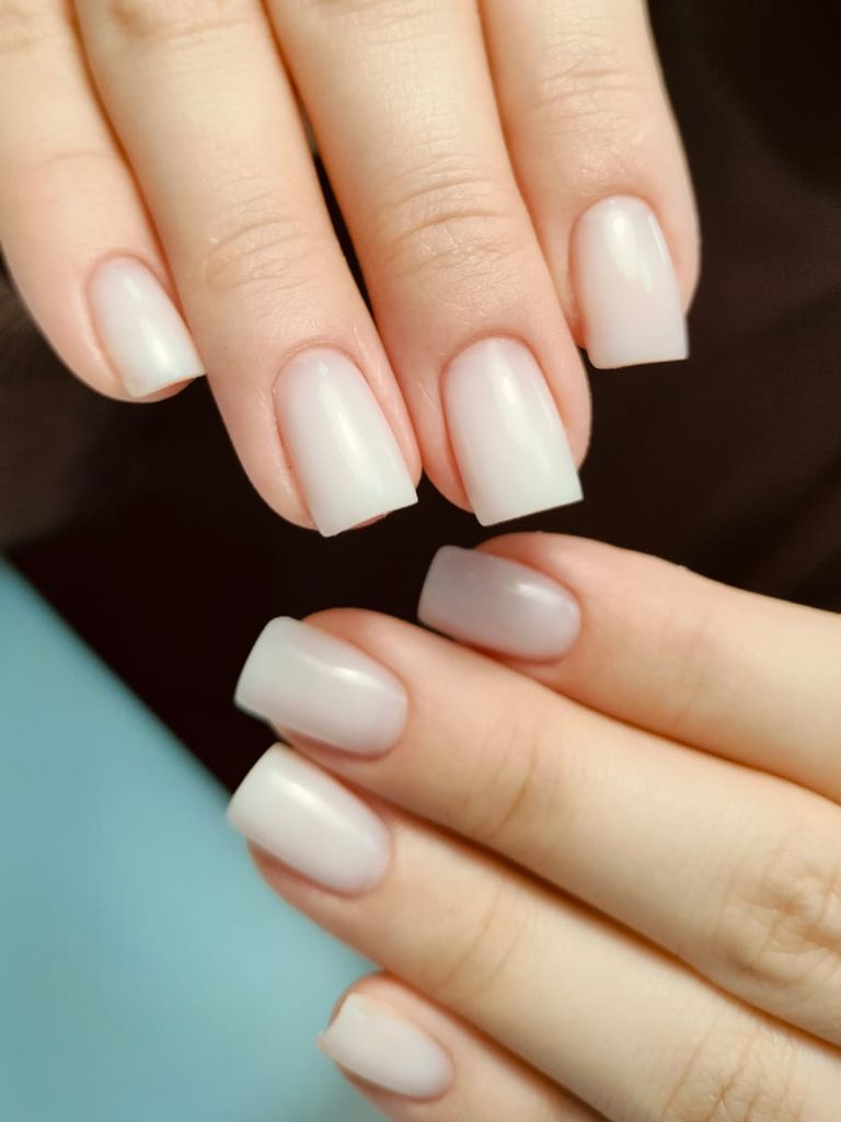 Маникюр + снятие старого покрытия + покрытие гель-лаком