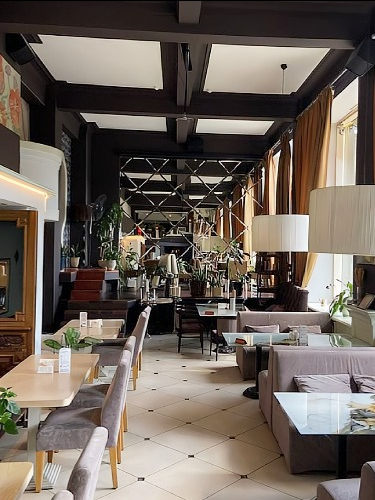 Меню кухни и безалкогольные напитки без ограничения суммы чека